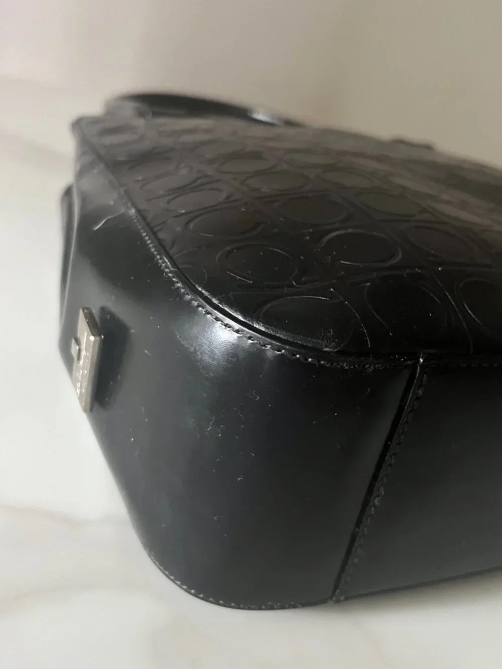 Ferragamo Gancini Embossed Black Leather Shoulder Bag AU-21 1796 - Picture 9 of 16